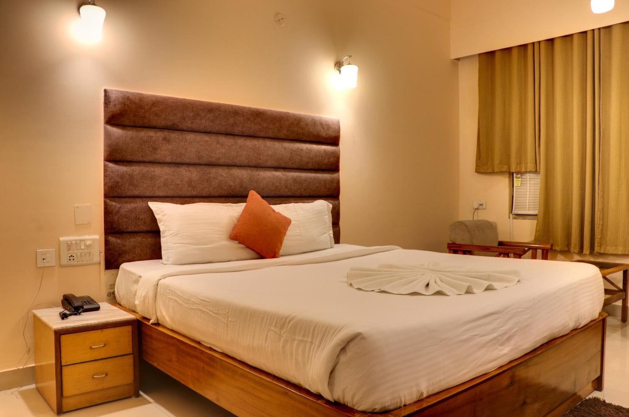 Hotel Earl Grey Джорхат Экстерьер фото