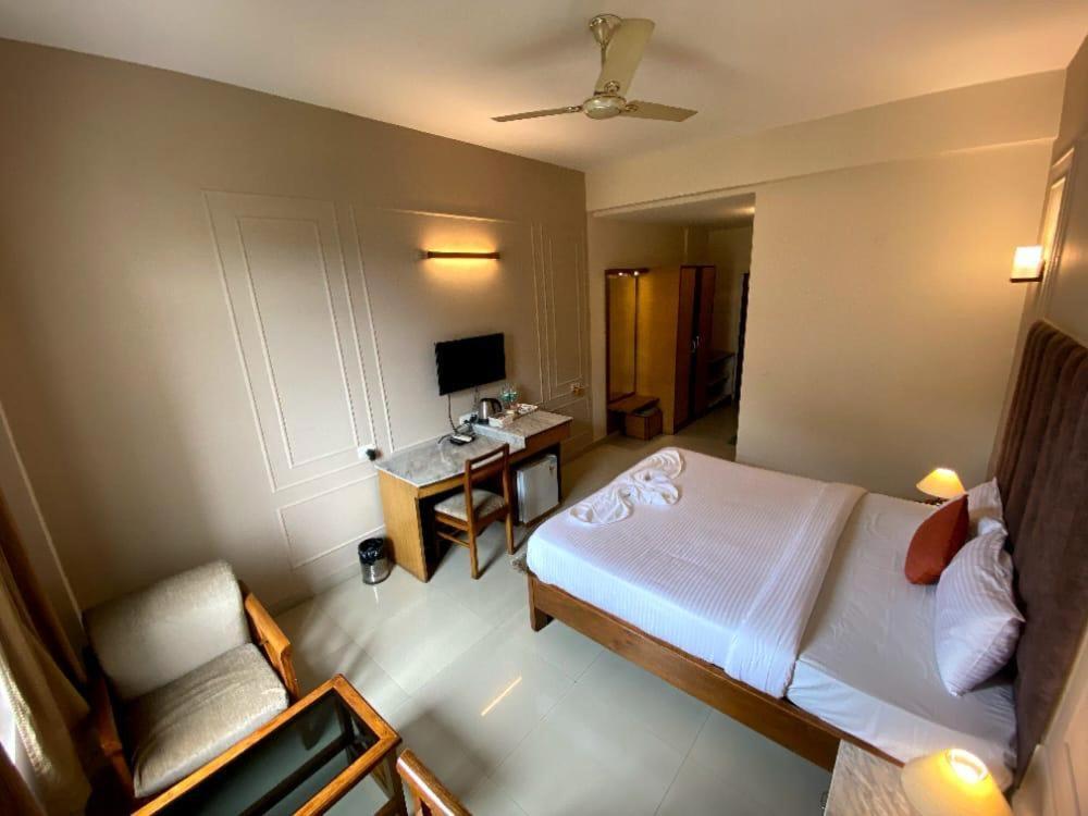 Hotel Earl Grey Джорхат Экстерьер фото