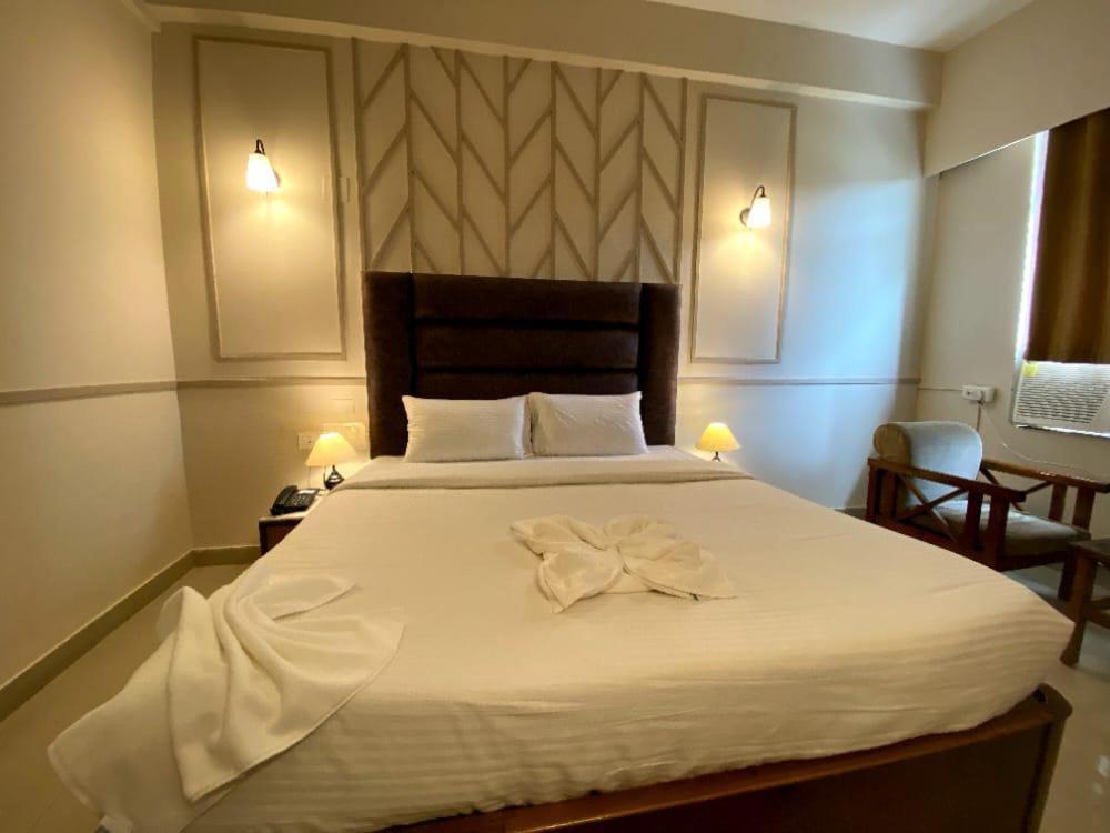 Hotel Earl Grey Джорхат Экстерьер фото